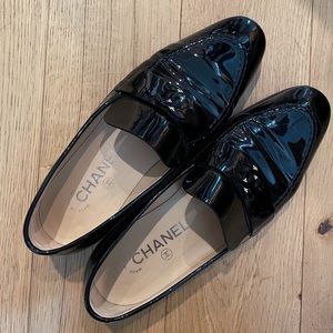 Chanel , size of 7, patent leather, black